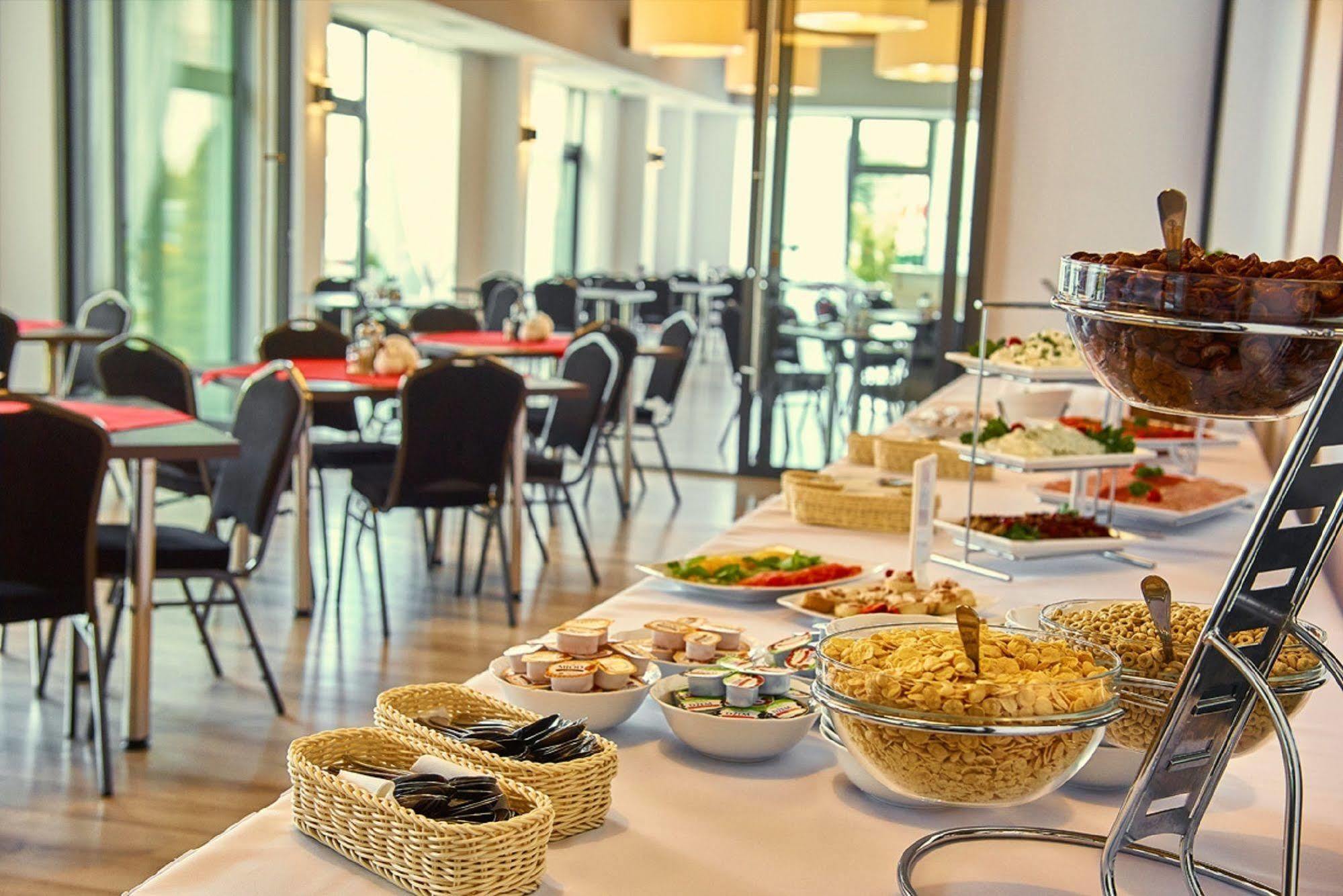 B&B Hotel Bytom Dış mekan fotoğraf